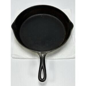 Vintage Cast Iron Skillet  Stamped 8 And R1 On The Bottom Needs Restoration